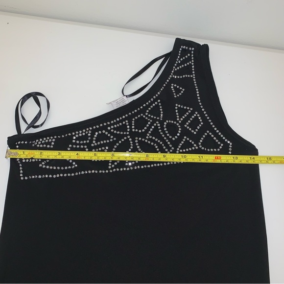 Venus Black One Shoulder Cut Out Asymmetrical Top Size Medium | item #285 - Picture 9 of 12